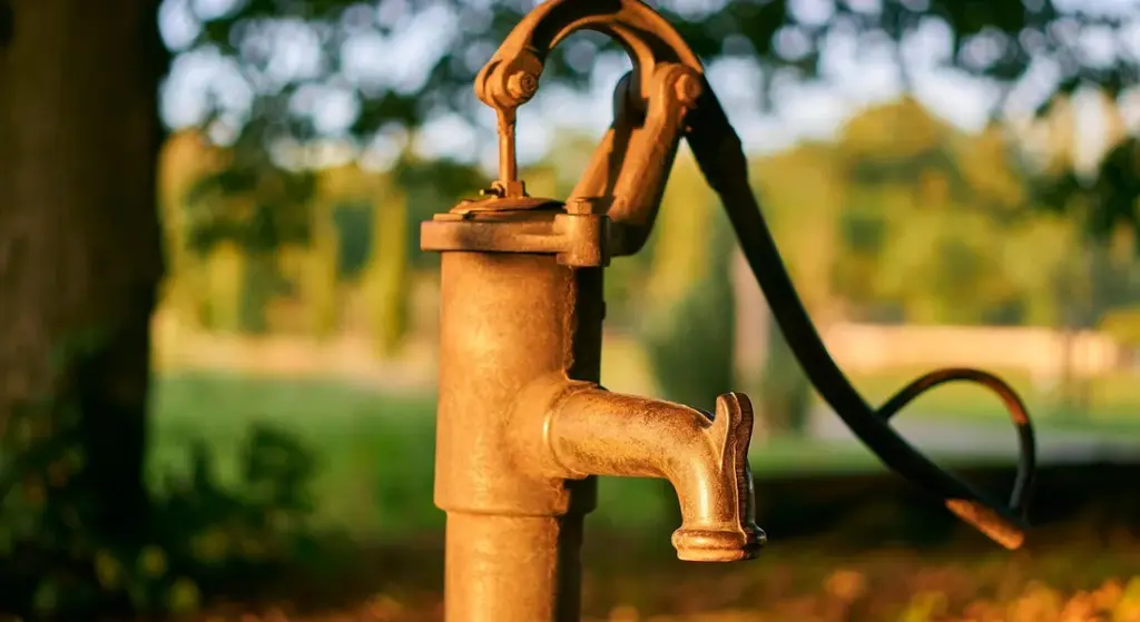 How to Connect a Sump Pump Discharge Hose: Fittings, Adapters, and Secure Attachment